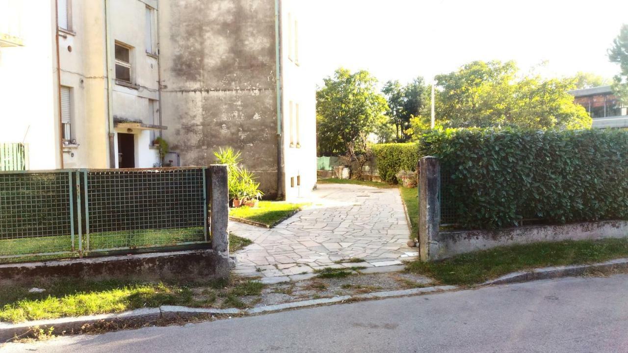 Sweetheart Apartment Бусто-Арсіціо Екстер'єр фото